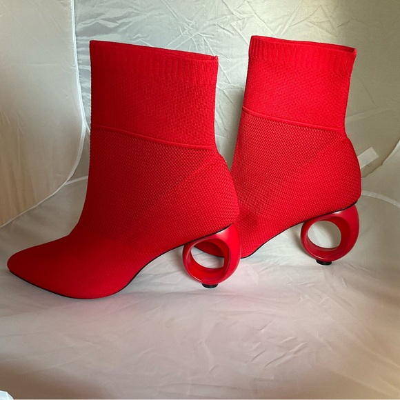 Red Sculptural Heel Sock Boot Circular Heel Statement Ankle Boot 11 NWT Beyoncé - Picture 16 of 16